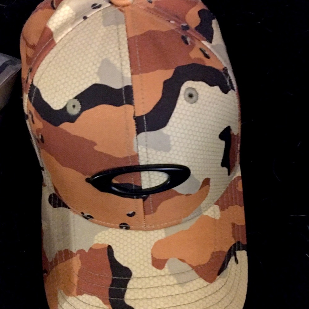 Oakley flex fit hat new with tags